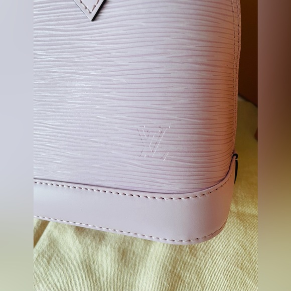 NWT Louis Vuitton Alma Bb Light Pink M22620 with Dust Bags, Box and Shopping Bag - Picture 6 of 16